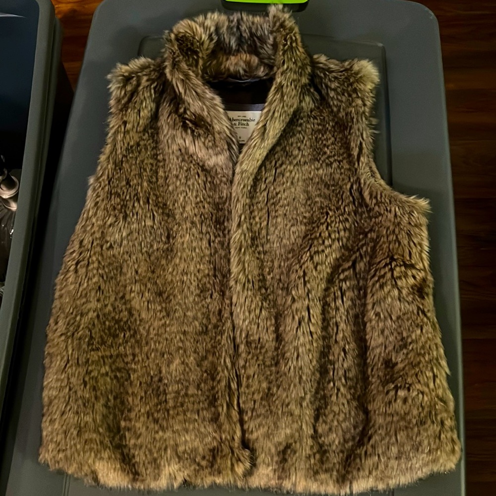 Womens A&F Faux Fur Vest